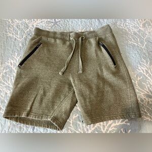 Salty Wave men size medium Shorts